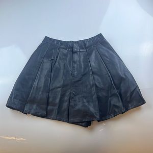 Murua Mark Styler Leatherette Short S86-28